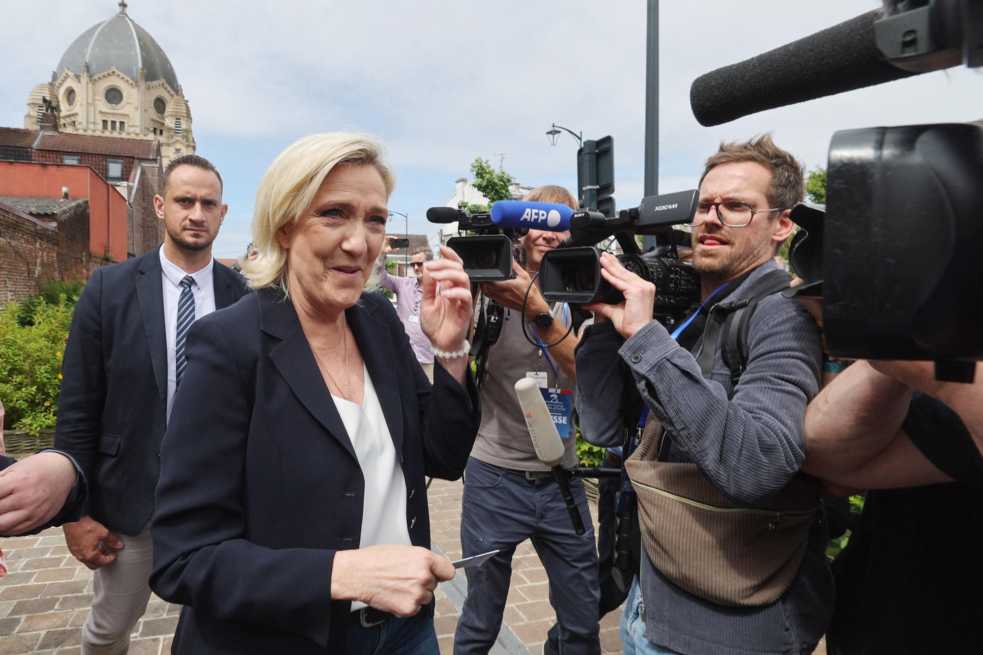 Le Pen Accuses Macron of Seeking Administrative Coup during France Elections