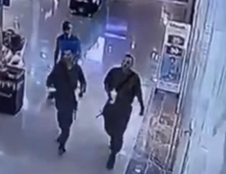 Israele - attacco con coltello in centro commerciale 