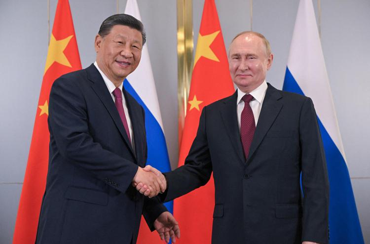 Xi e Putin al vertice Sco - Afp