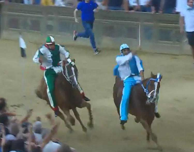 Onda vince Palio di Siena, trionfo a sorpresa