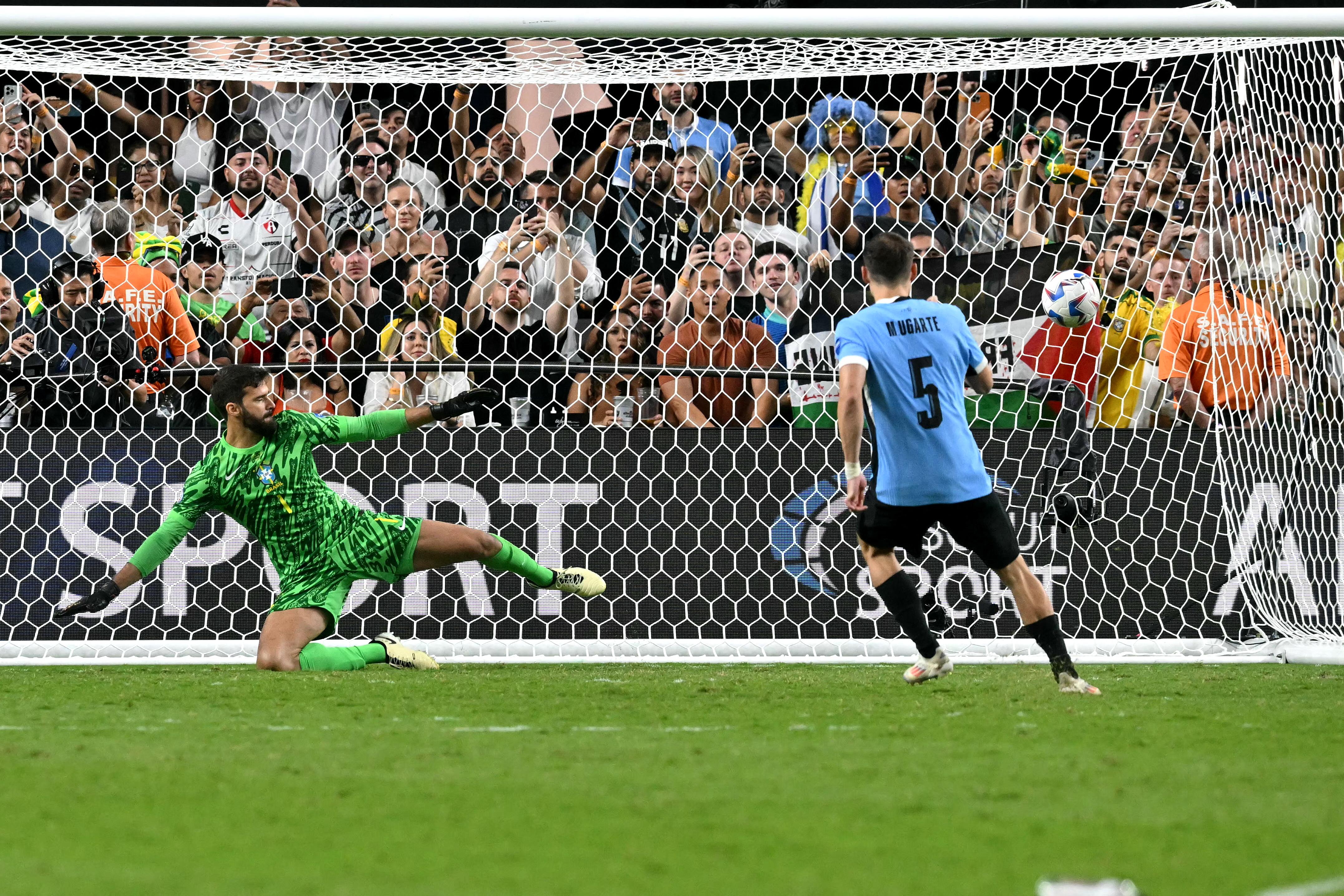 Coppa America 2024 - Brasile ko - ai rigori e Uruguay in semifinale