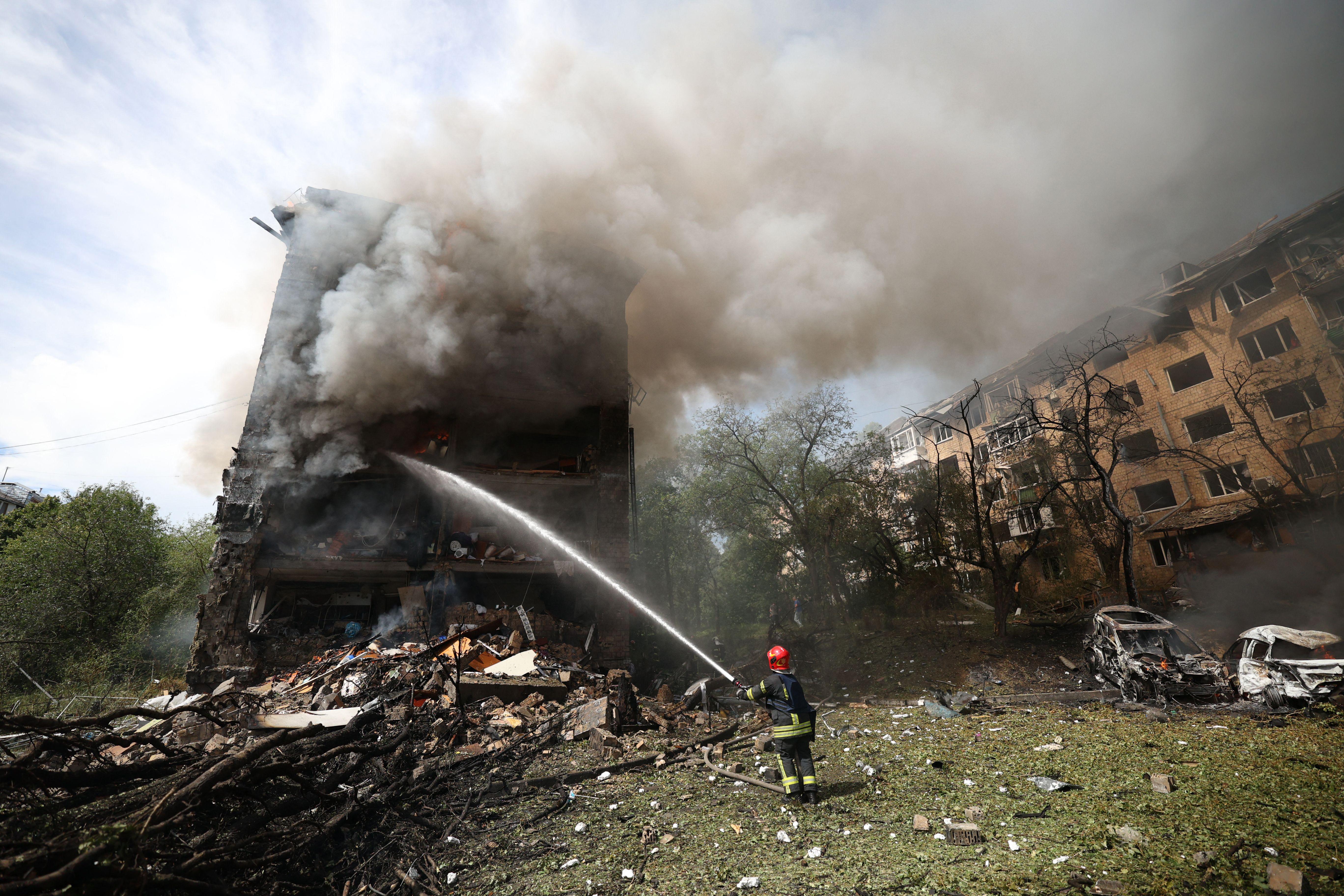 Ucraina - droni russi verso Kiev: esplosioni nella capitale - Zelensky oggi in Uk
