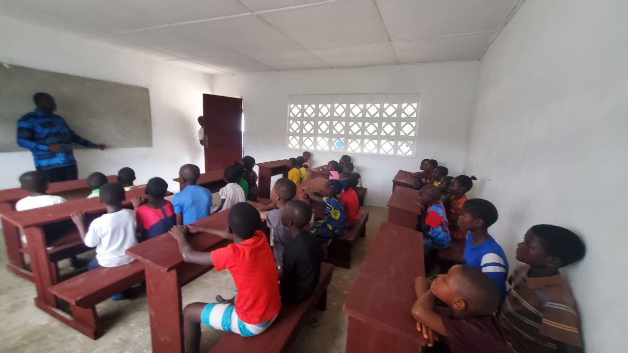 Liberia - prima scuola per i bambini di Fahn Jack grazie a due ong