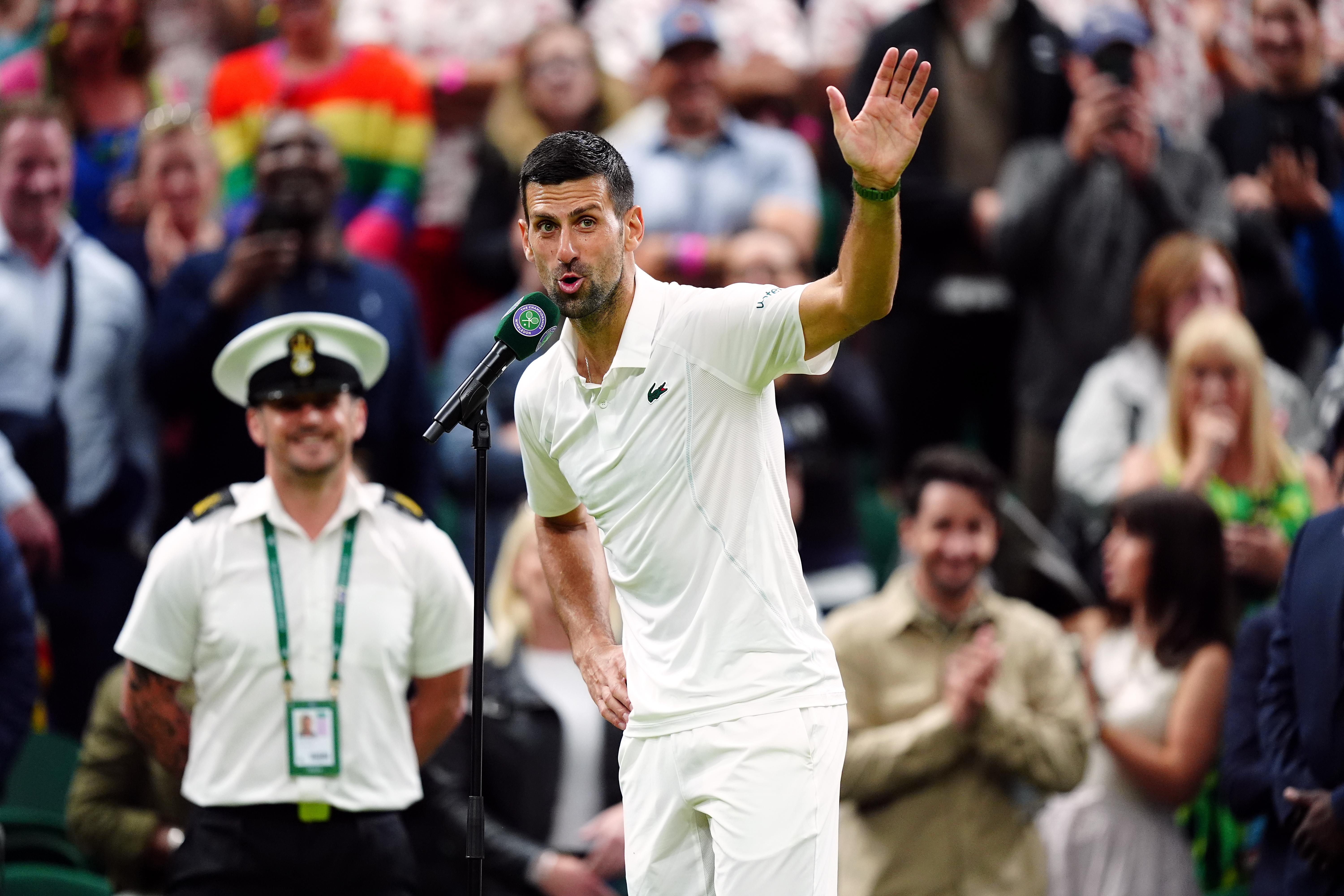 Wimbledon - Djokovic batte Rune e litiga col pubblico 