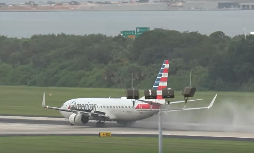 Gomma esplode durante il decollo - disastro evitato per volo American Airlines 