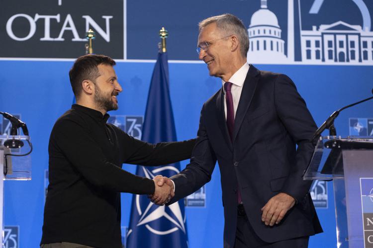 Stoltenberg e Zelensky