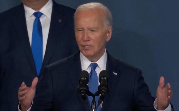 Biden e la gaffe: "Vi presento Putin". Ma è Zelensky - Video