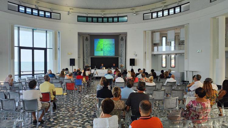 Estate, il Festival Epicureo di Senigallia porta in spiaggia la filosofia della felicità