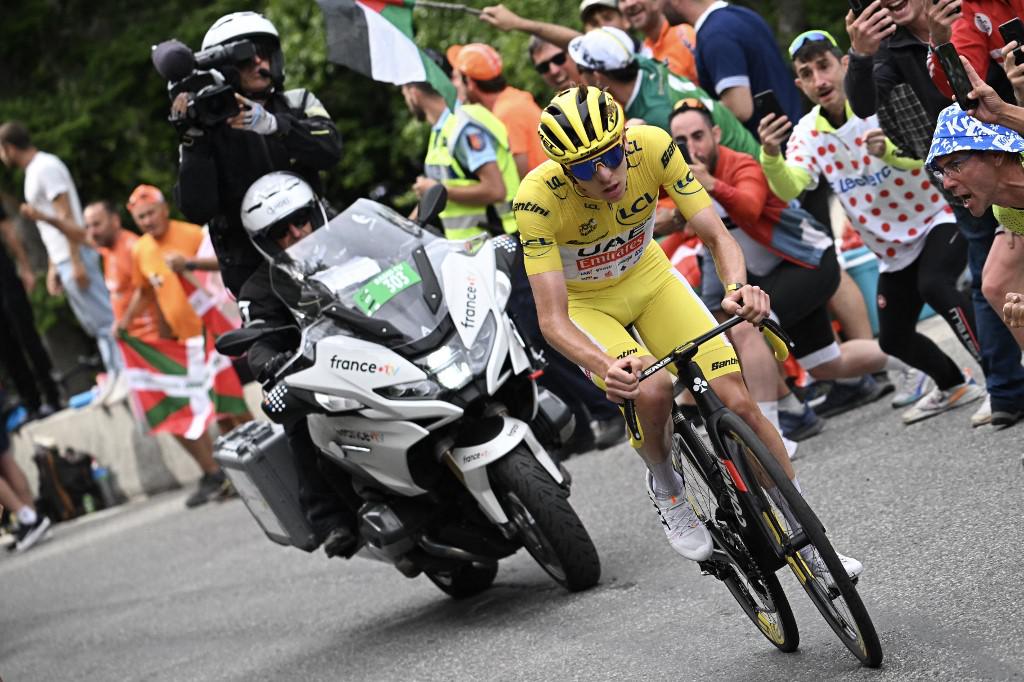 Tour de France - oggi tappa 15 con salite per Pogacar: orario e diretta tv