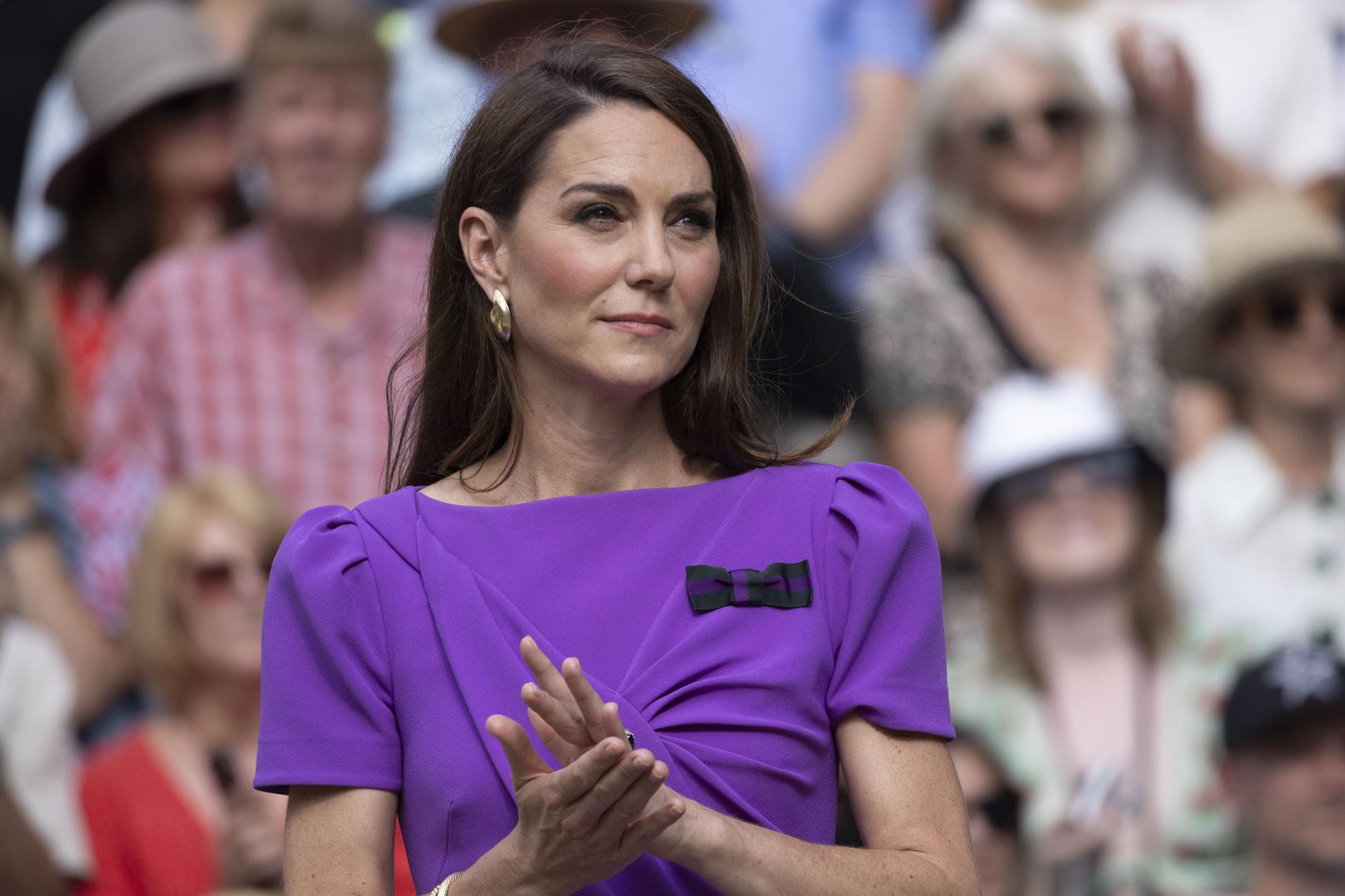Kate - abito viola a Wimbledon segno di speranza ma anche di potere