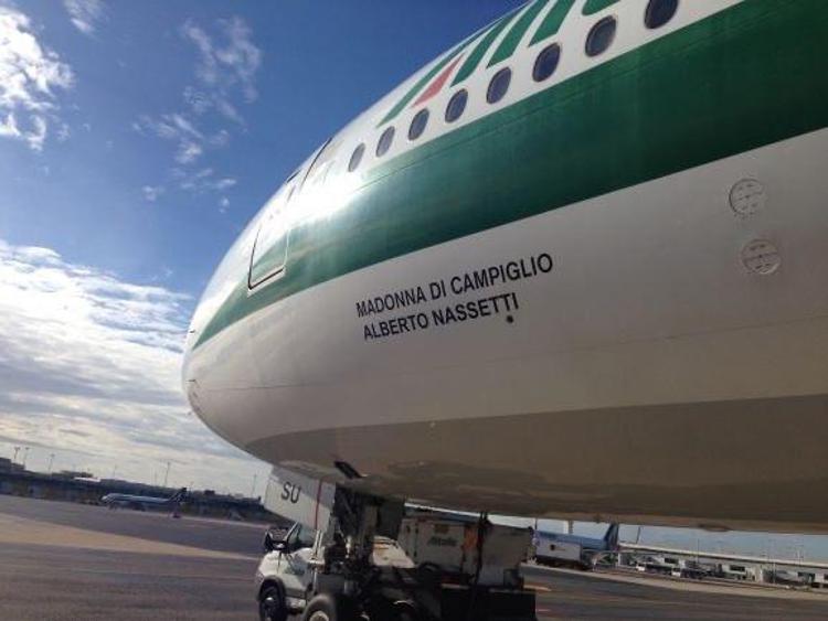 In vendita Boeing Alitalia intitolato a pilota morto in servizio: 