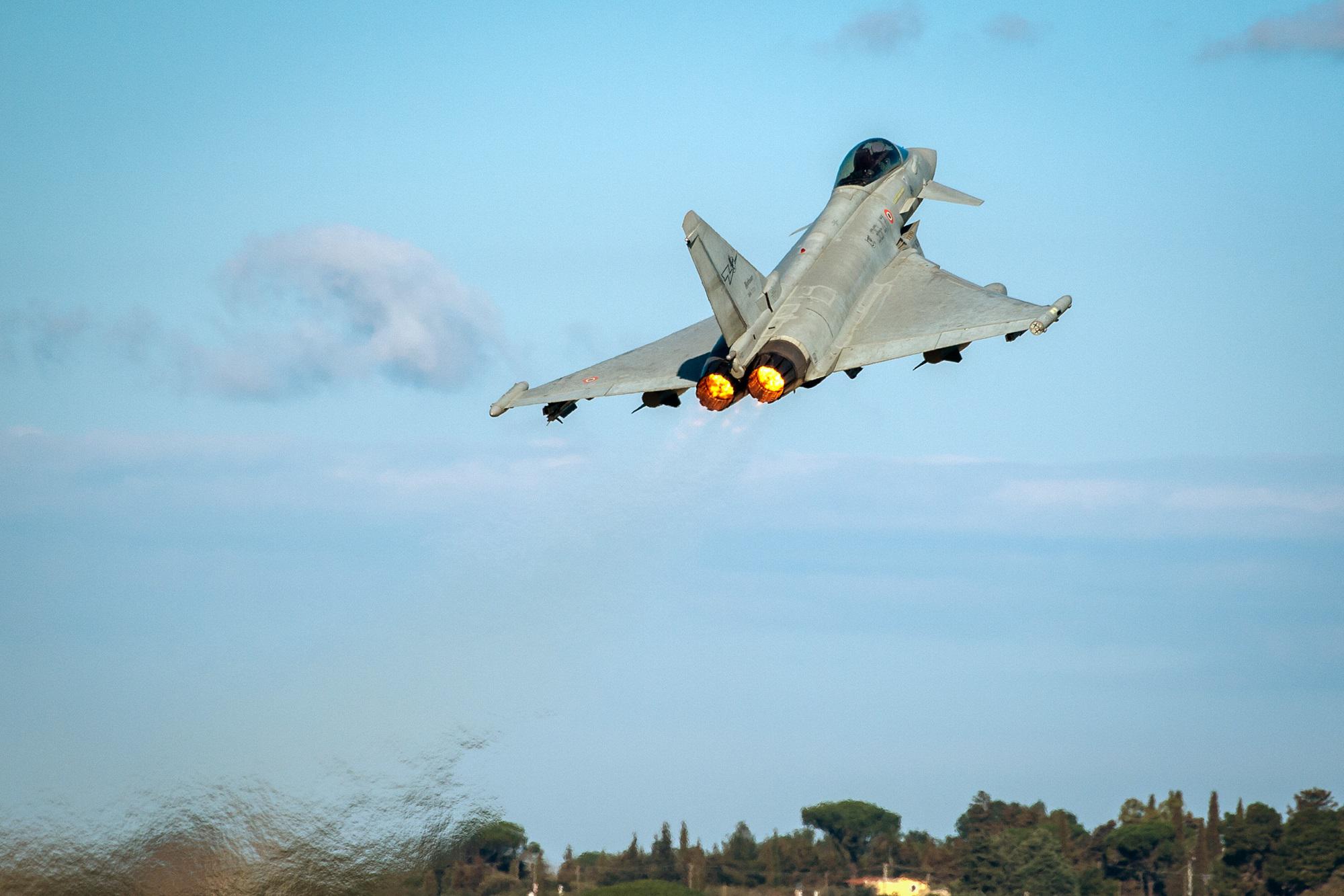 Australia - media: Eurofighter italiano si schianta - salvo pilota