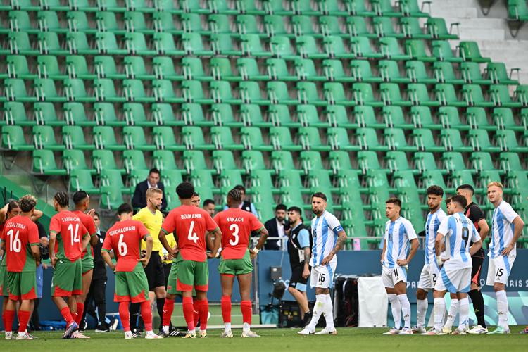 Le squadre di Marocco e Argentina (Afp)