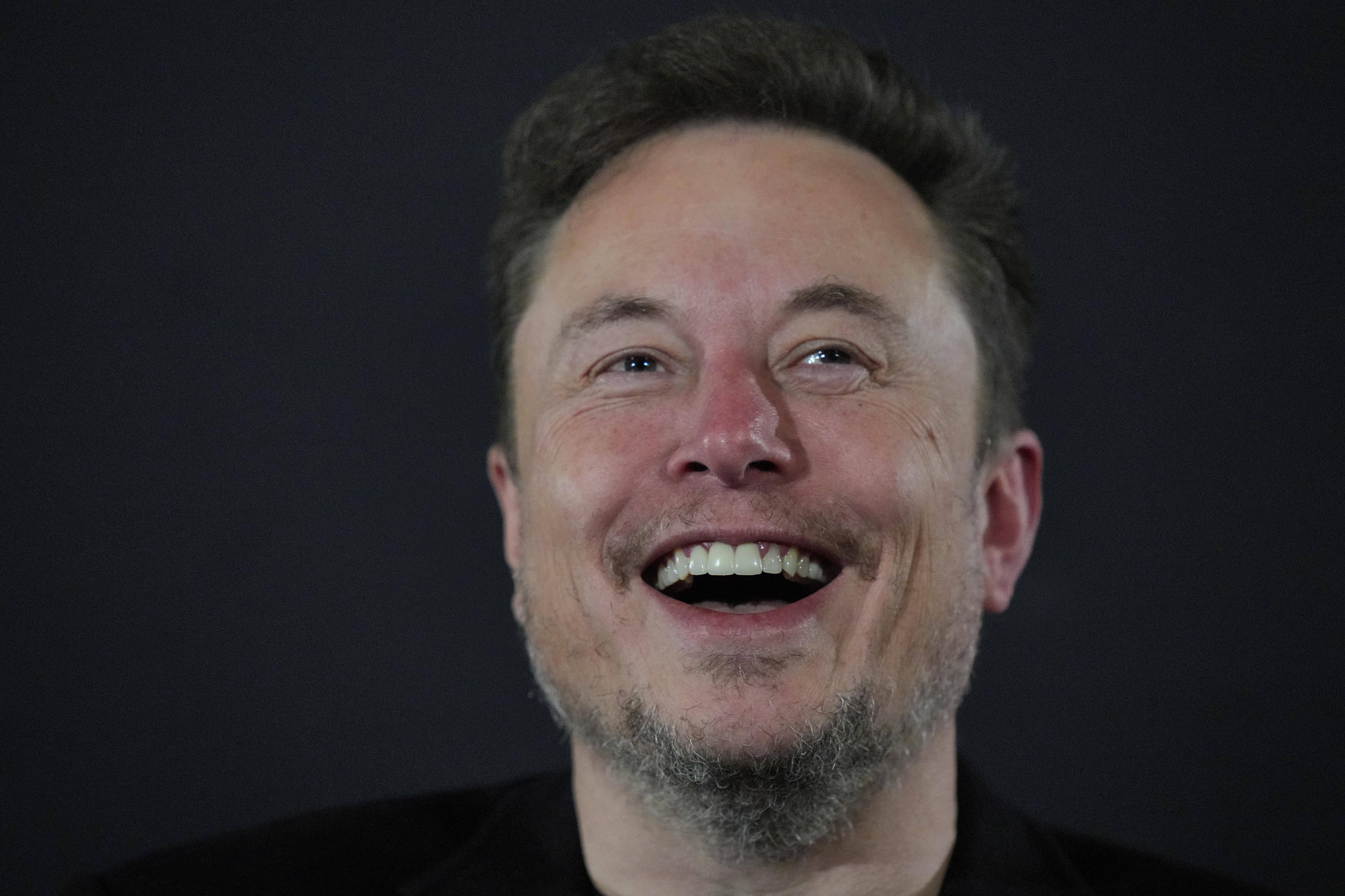 Trump contro le auto elettriche e Musk lo appoggia: cosa ha in mente il Ceo di Tesla?