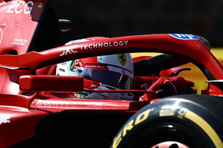 Gp Belgio, Leclerc in pole con la Ferrari e Sainz indietro