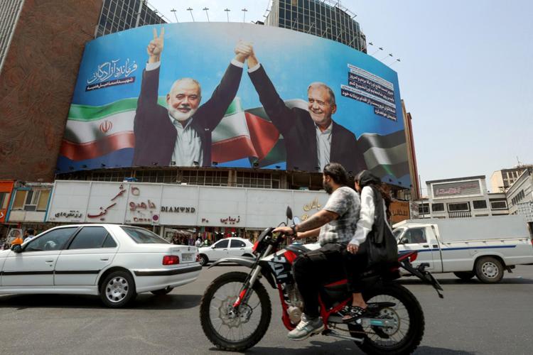 Cartelloni per Haniyeh a Teheran - Afp