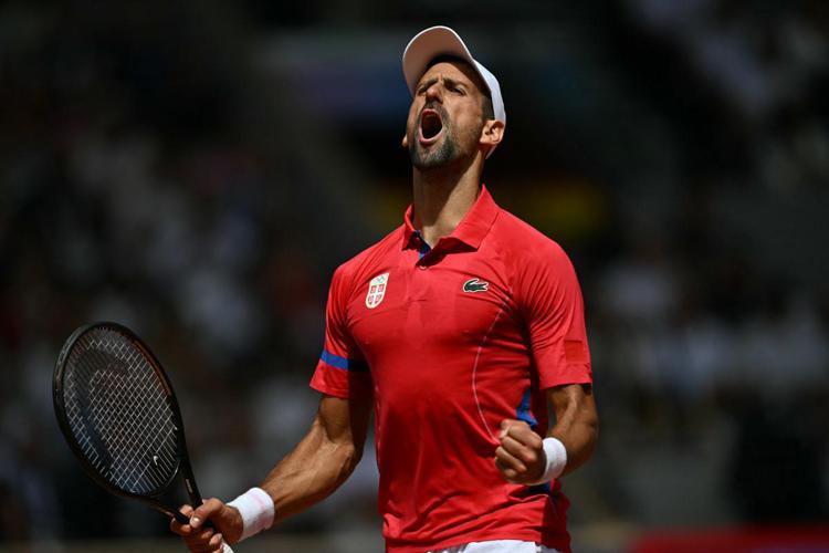 Parigi 2024, Djokovic oro nel tennis: Alacaraz battuto in finale, re Nole ha vinto tutto