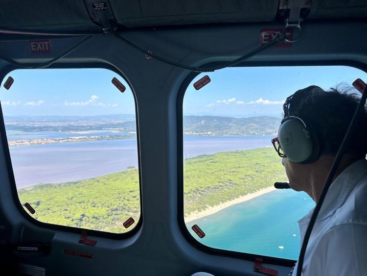 Laguna di Orbetello, la visita del Sottosegretario Barbaro: “Il Governo guarda oltre l’emergenza”