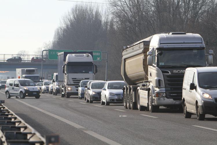 Traffico autostradale per esodo estivo - (Fotogramma)