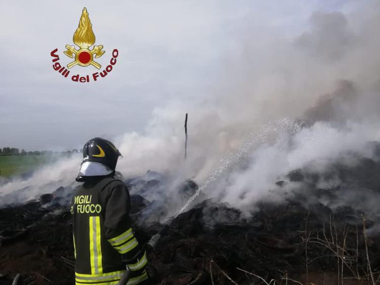 L'incendio a Guidonia 