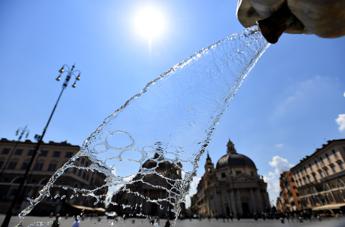 Caldo estremo, bollino rosso fino a Ferragosto: record domani con massima allerta in 22 città