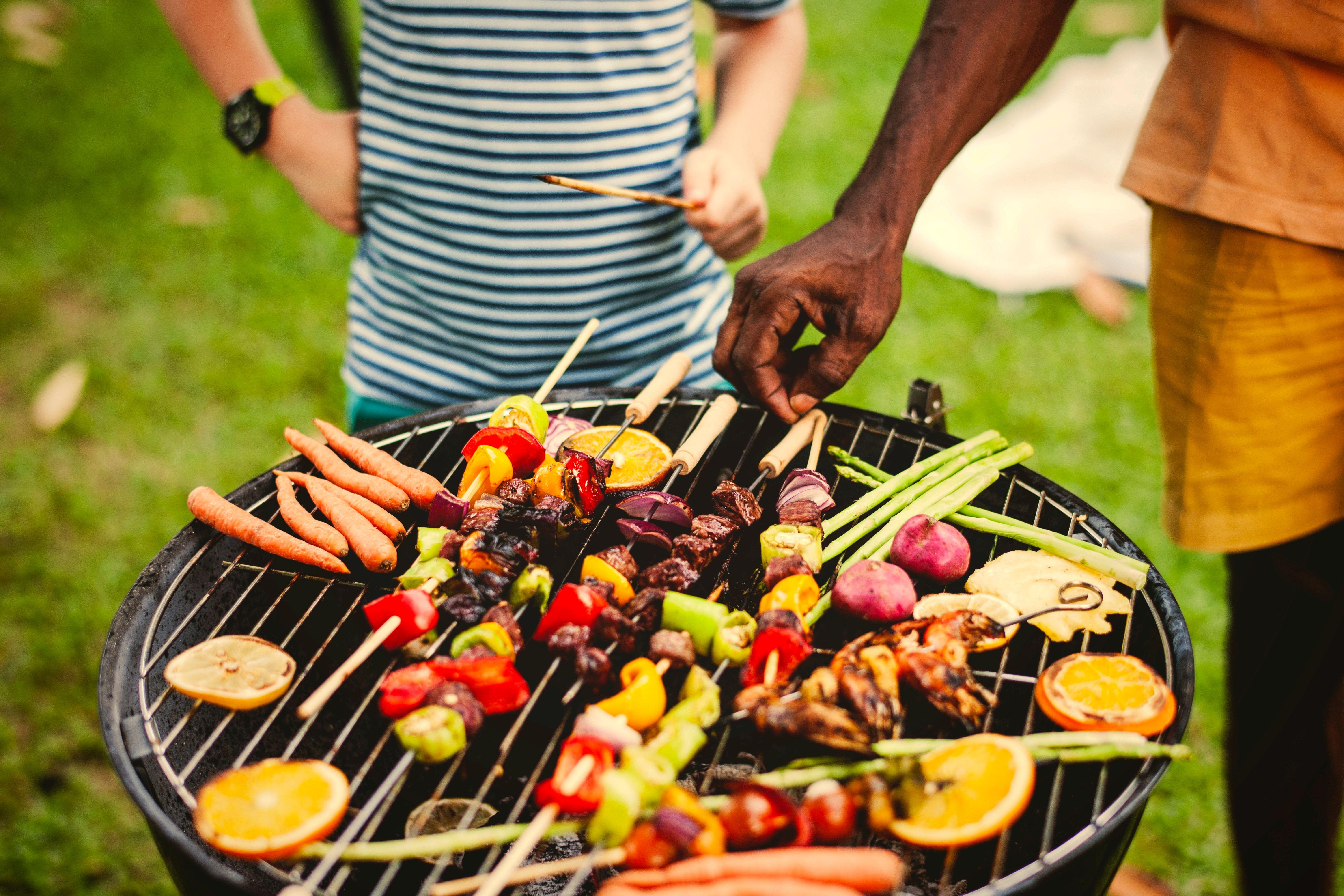 Barbecue di Ferragosto - grigliata protagonista 15 agosto: meglio carne o pesce?