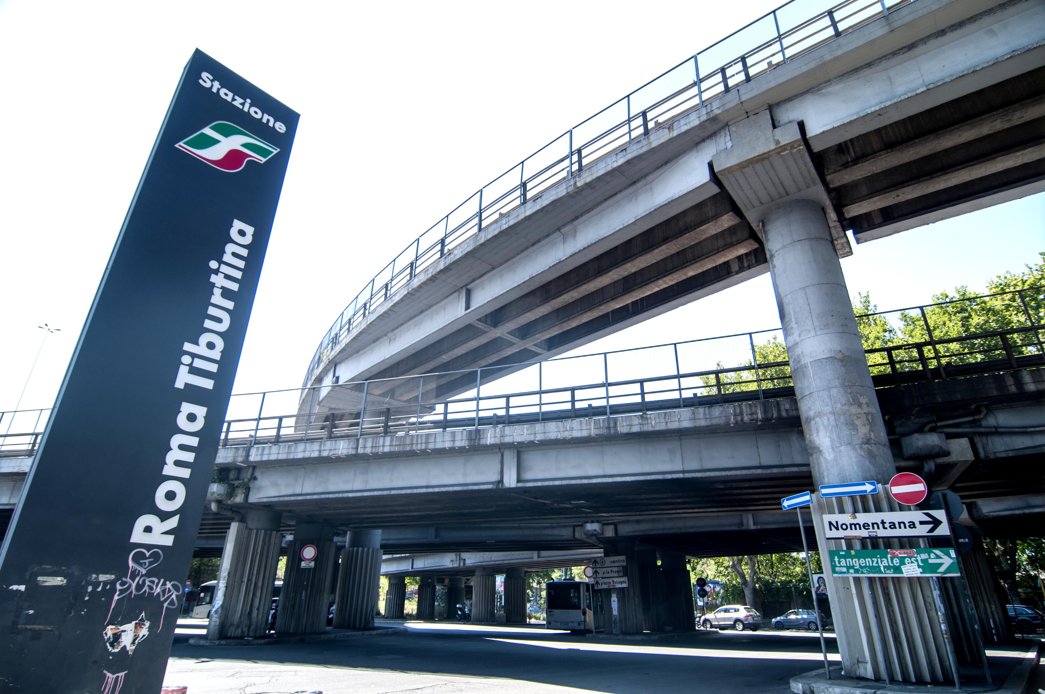 Roma - 23enne accoltellato al petto alla stazione Tiburtina