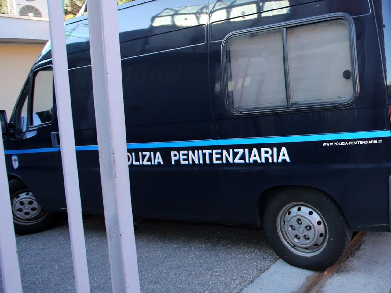 Disordini nel carcere di Torino - feriti 6 agenti della polizia penitenziaria