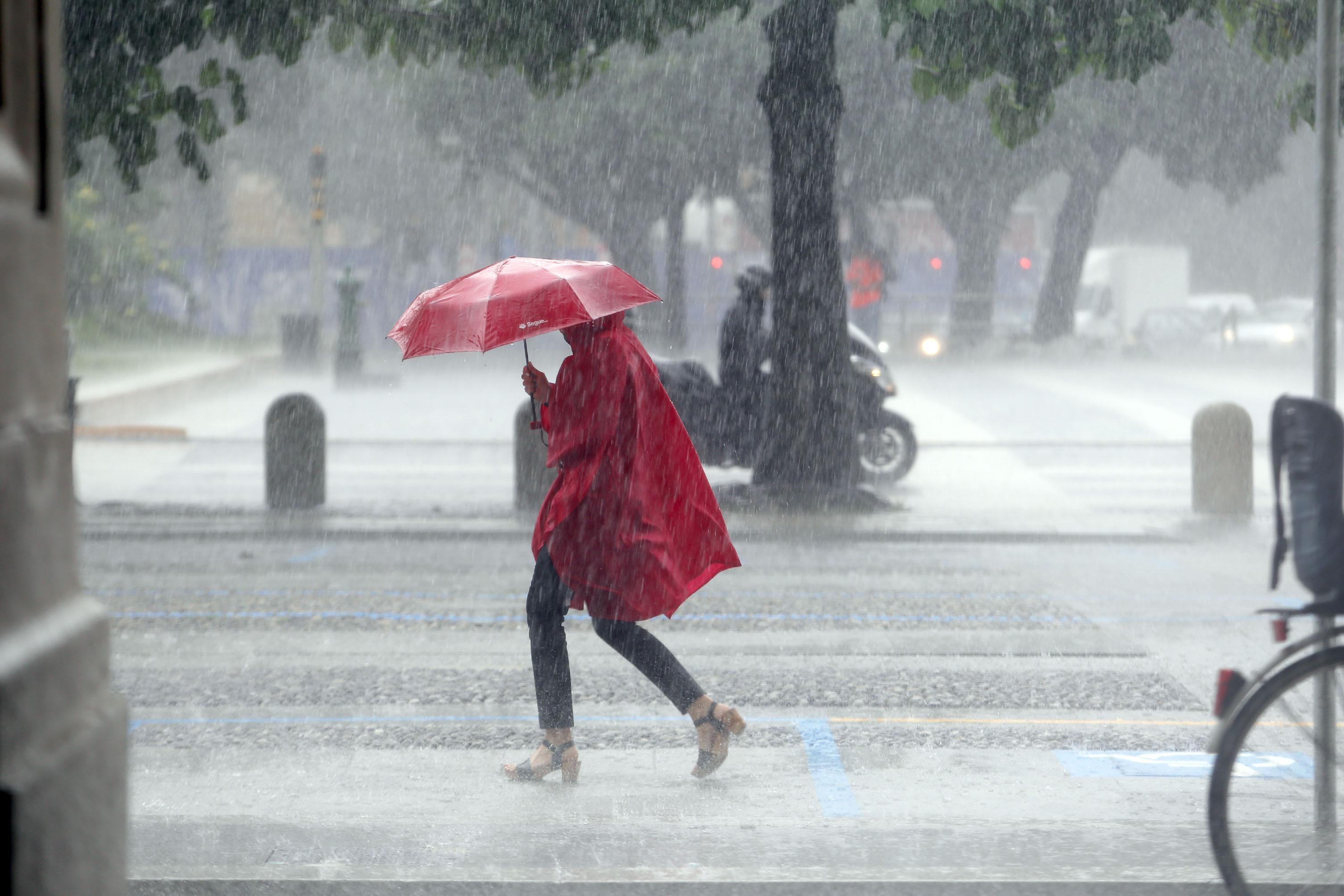 Caldo con le ore contate - pioggia e temperature giù nel weekend: quanto durerà?