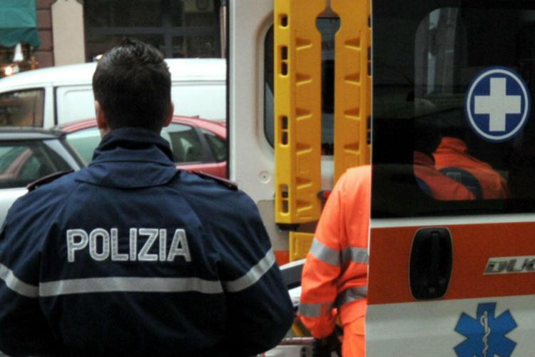 Ambulanza e polizia (Fotogramma)