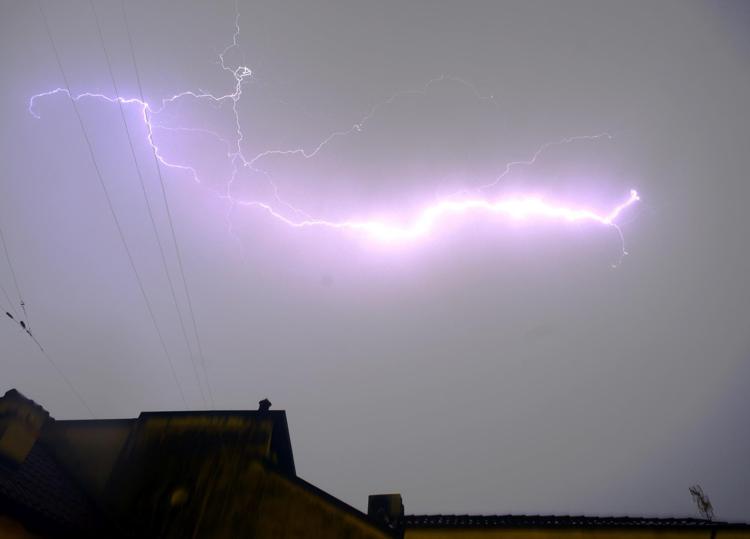 Temporale e fulmine - Fotogramma