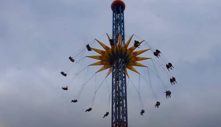 Supergirl Sky Flight - Six Flags Mexico