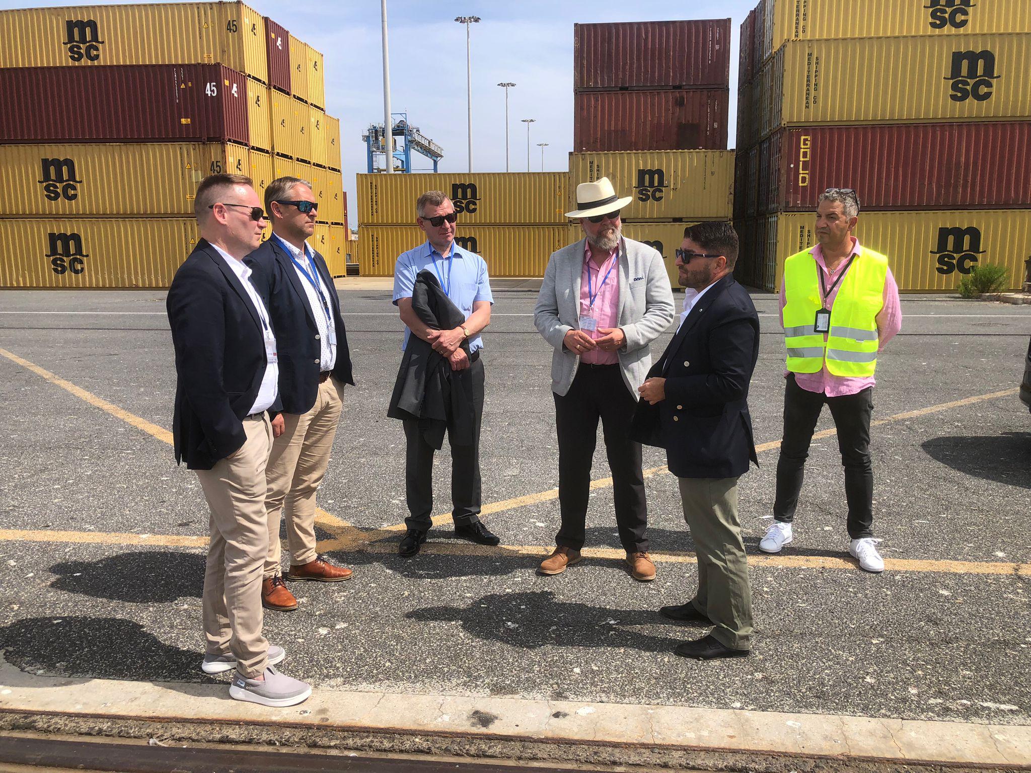 Porti - delegazione di operatori della Finlandia visita la struttura di Civitavecchia