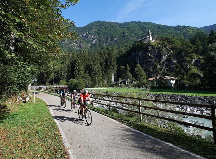 Autunno in bici lungo le ciclovie da Oscar tra natura, cultura e sapori genuini