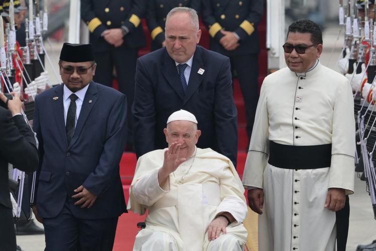 Papa Francesco in Indonesia per la prima tappa del suo viaggio Apostolico in Asia e Oceania - (Afp)