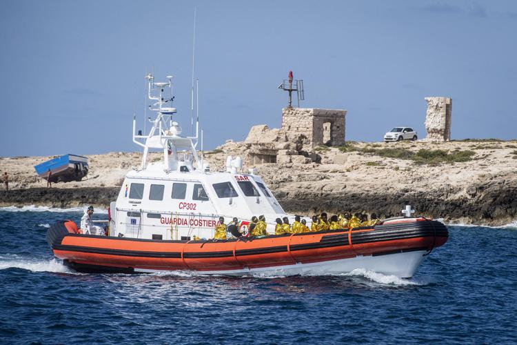 Guardia cositera a Lampedusa - Fotogramma