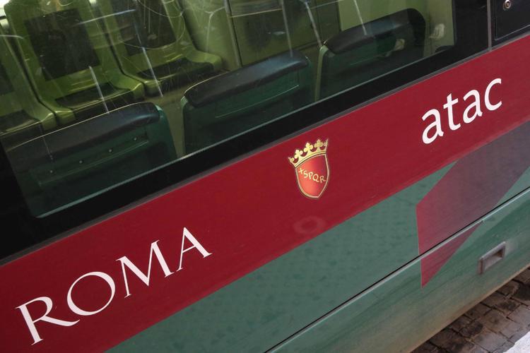 Bus a Roma - Fotogramma