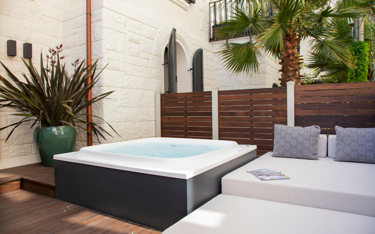 Jacuzzi-Hotel-Bath-Skylounge_Casa-Riva-Riccione