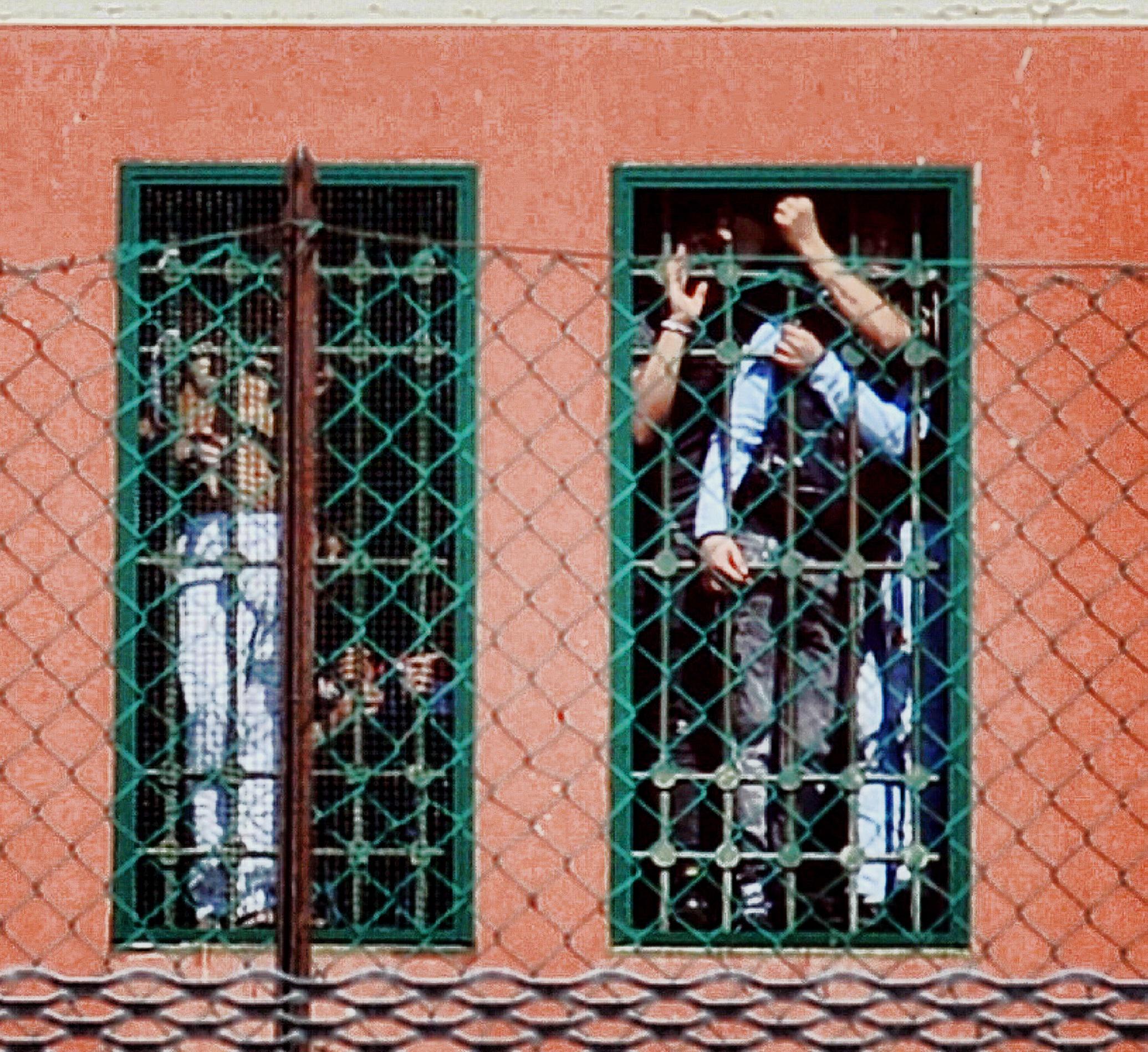 Milano - evasi due fratelli dal carcere Beccaria: Organizzarono la rivolta di fine agosto