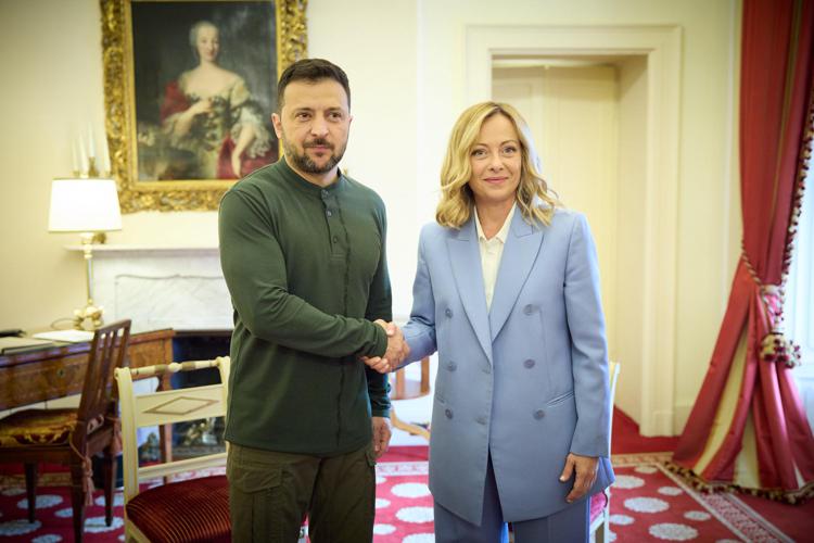 Giorgia Meloni e Volodymyr Zelensky a Cernobbio - Agenzia Fotogramma