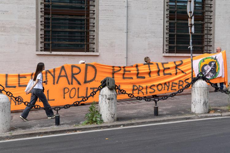 Manifestazione in favore di Leonard Peltier (Fotogramma)