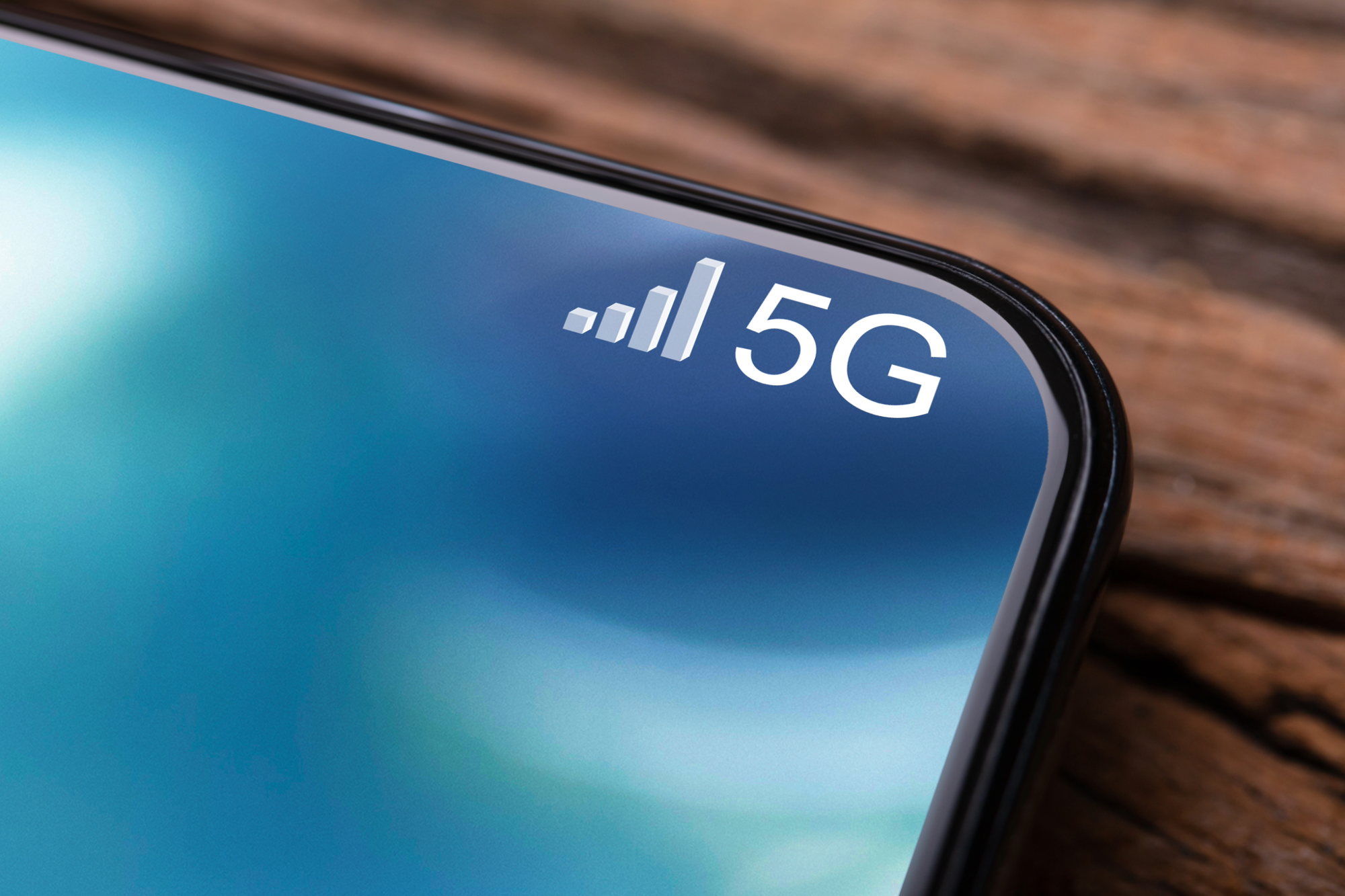 Tlc - Altroconsumo: 5G sempre più accessibile