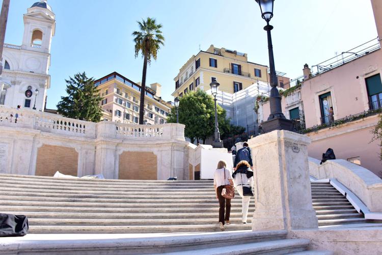 Trinità dei Monti, Santanchè: "Francia esagera ora vuole prendersi scalinata"