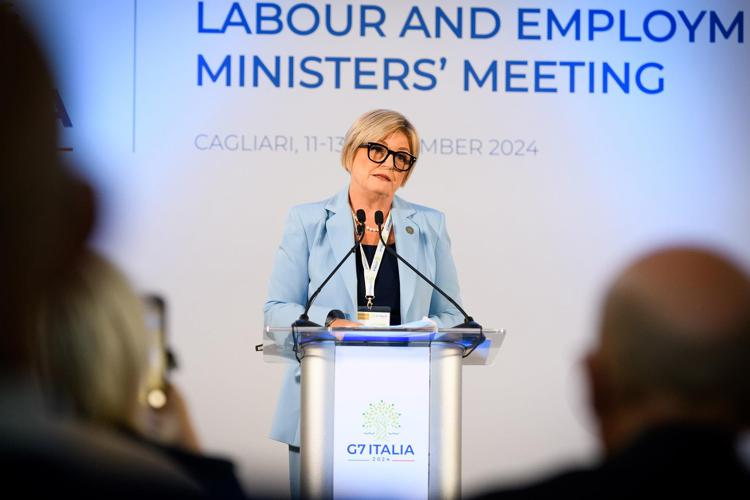 Il ministro del Lavoro, Marina Calderone, in conferenza stampa al termine del G7 (foto G7italy.it)