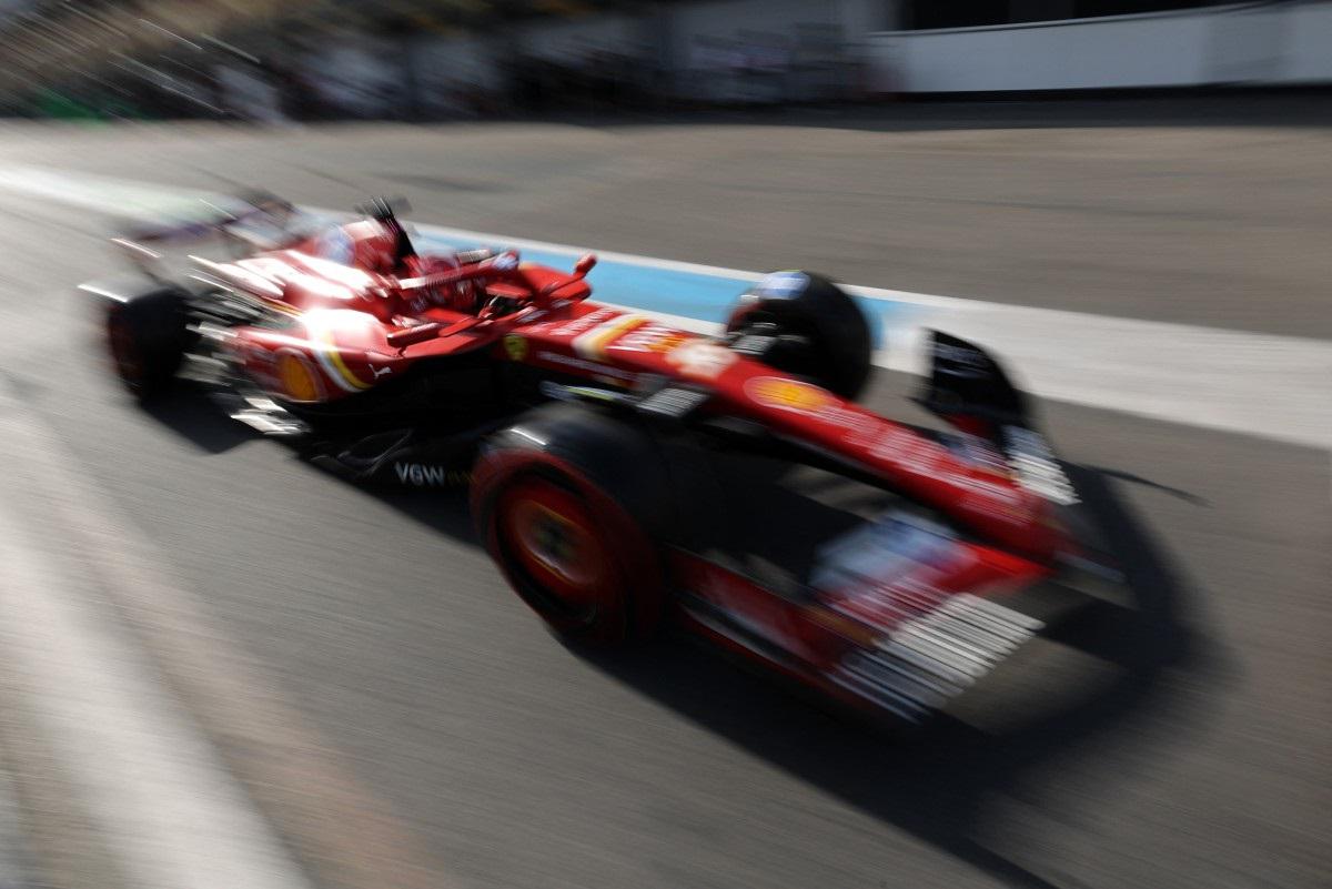 F1 Gp Baku - Leclerc in pole davanti a Piastri e Sainz