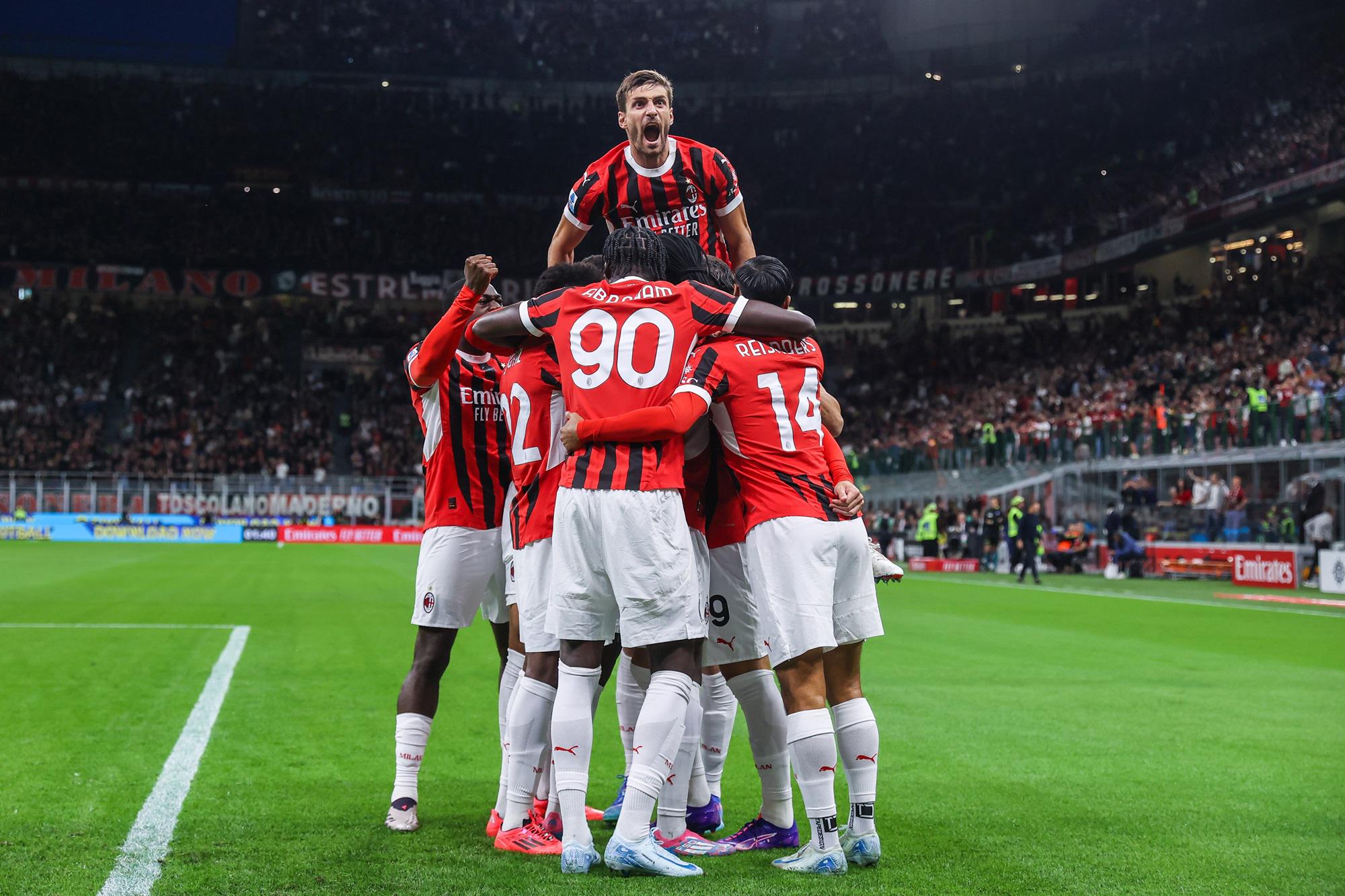 Milan-Venezia 4-0 - rossoneri calano il poker e conquistano la prima vittoria