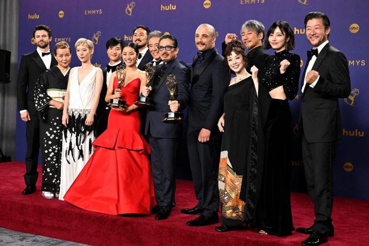 Il cast di Shogun agli Emmy Awards 2024 - Afp