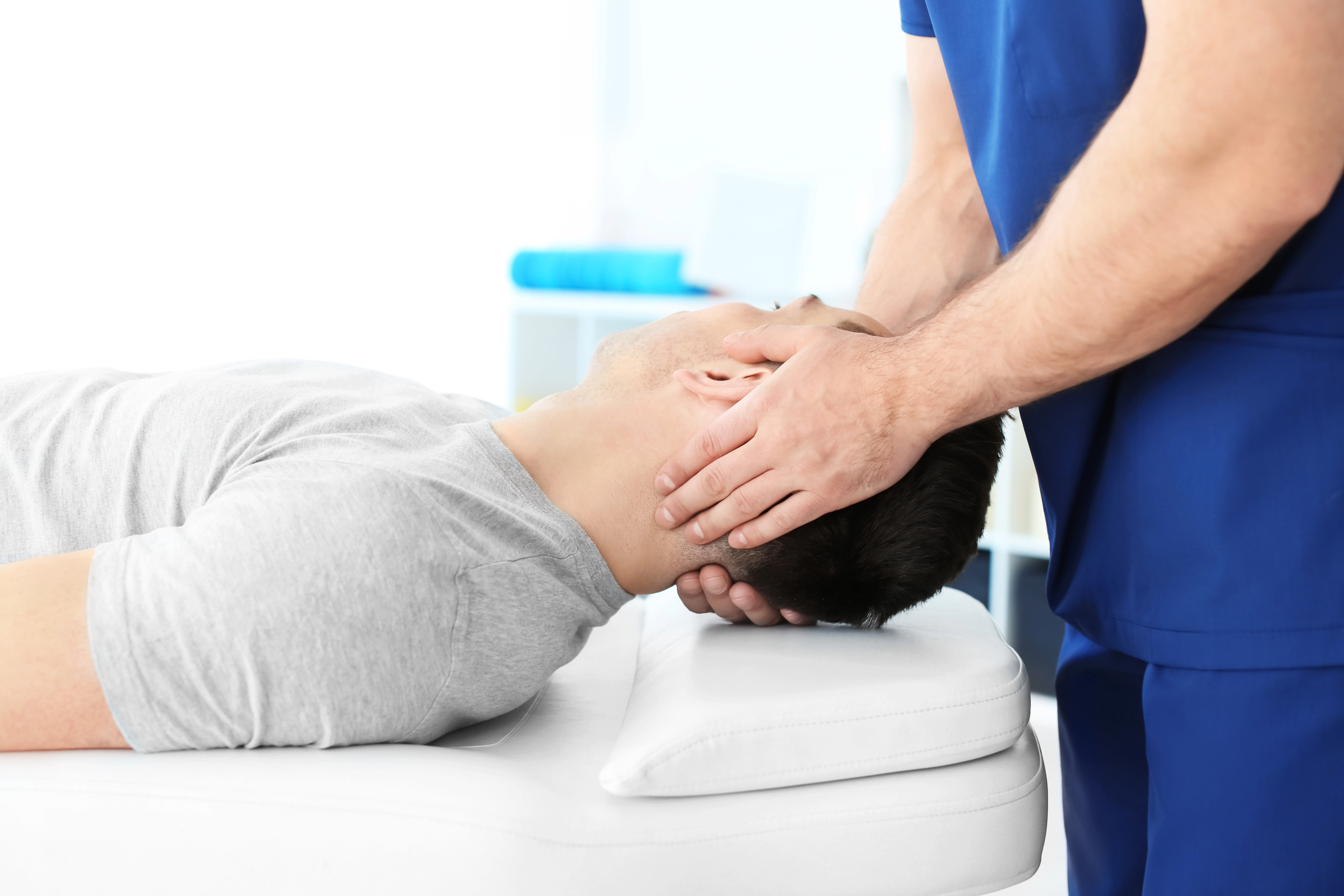 Osteopatia - si riaccende il dibattito: è una tecnica sicura?