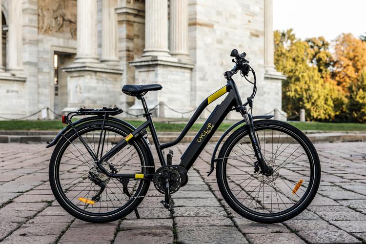 Sostenibilità, Arval Italia con Pirelli per offrire un servizio di e-bike sharing alle aziende