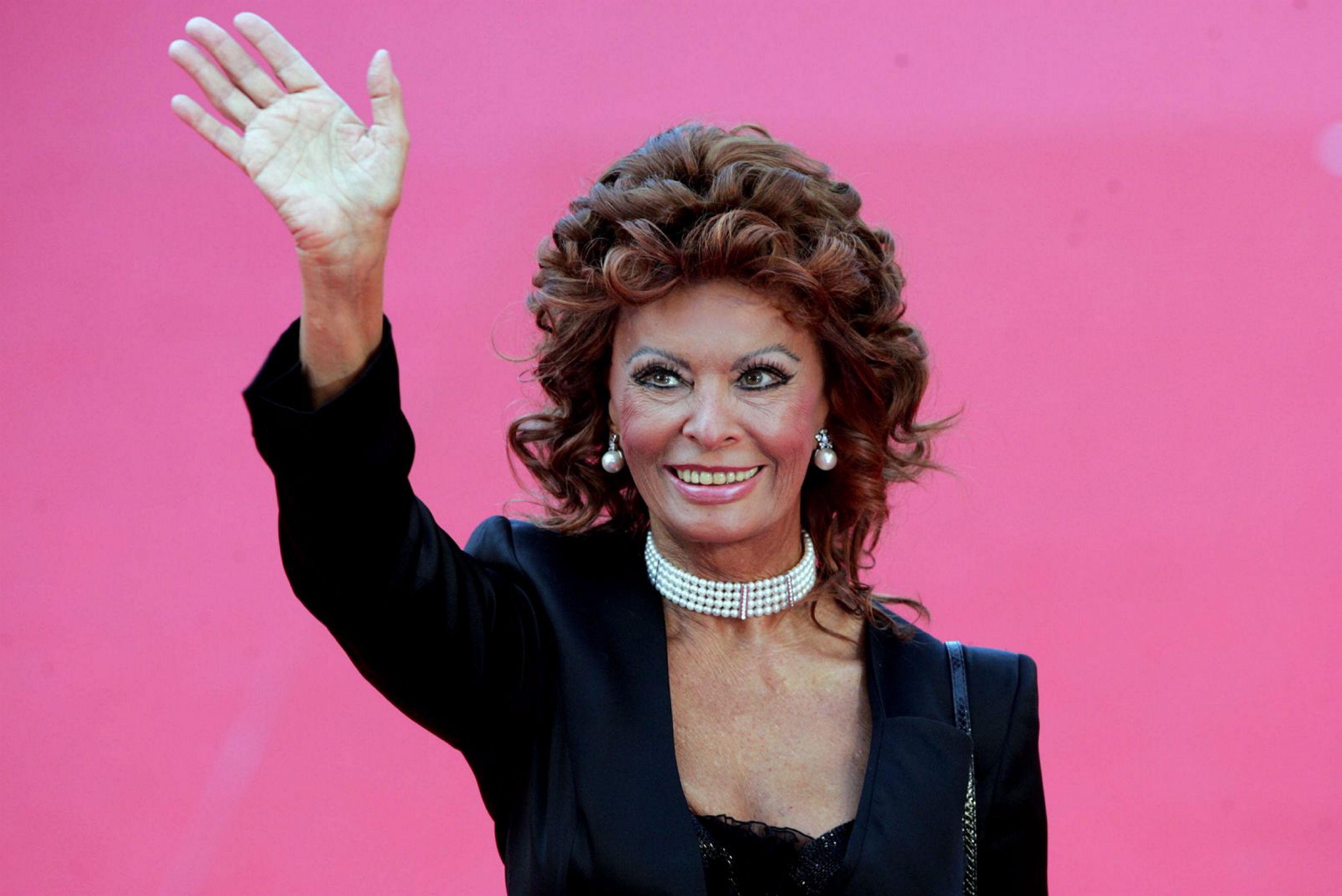 Sophia Loren - reunion familiare a Roma per i suoi 90 anni